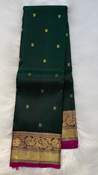 FOREST GREEN WITH CONTRATS PURPLE GOLD ZARI HANDLOOM KANCHIPURAM SILK SAREE (KSS361)