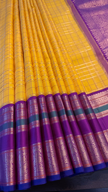 BRIGHT YELLOW CHECKED WITH CONTRAST PURPLE GOLD ZARI HANDLOOM KANICHIPURAM SILK SAREE (KSS280)