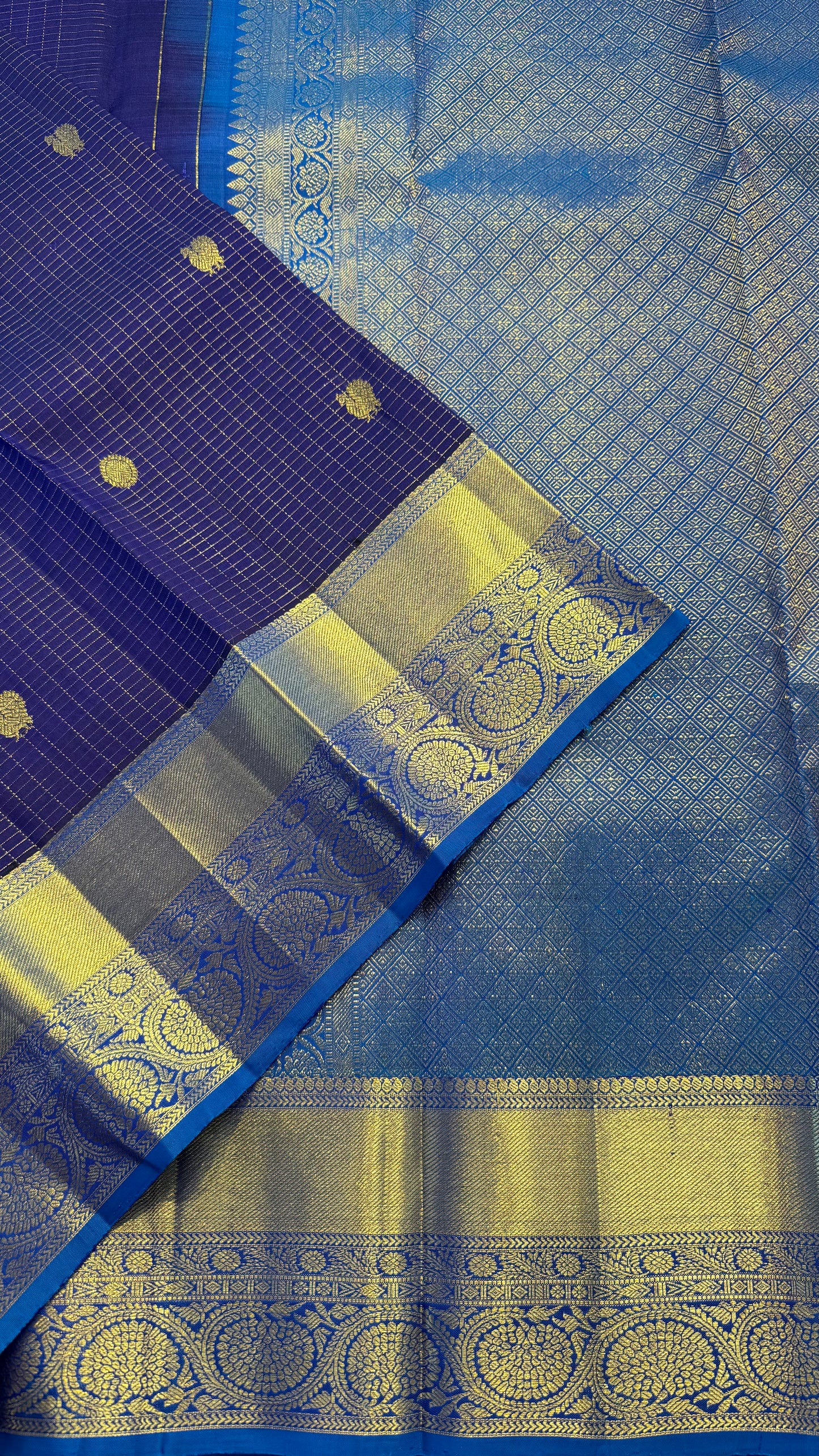 CHECKED NAVY BLUE WITH CONTRAST ROYAL BLUE GOLD ZARI HANDLOOM KANCHIPURAM SILK SAREE (KSS425)