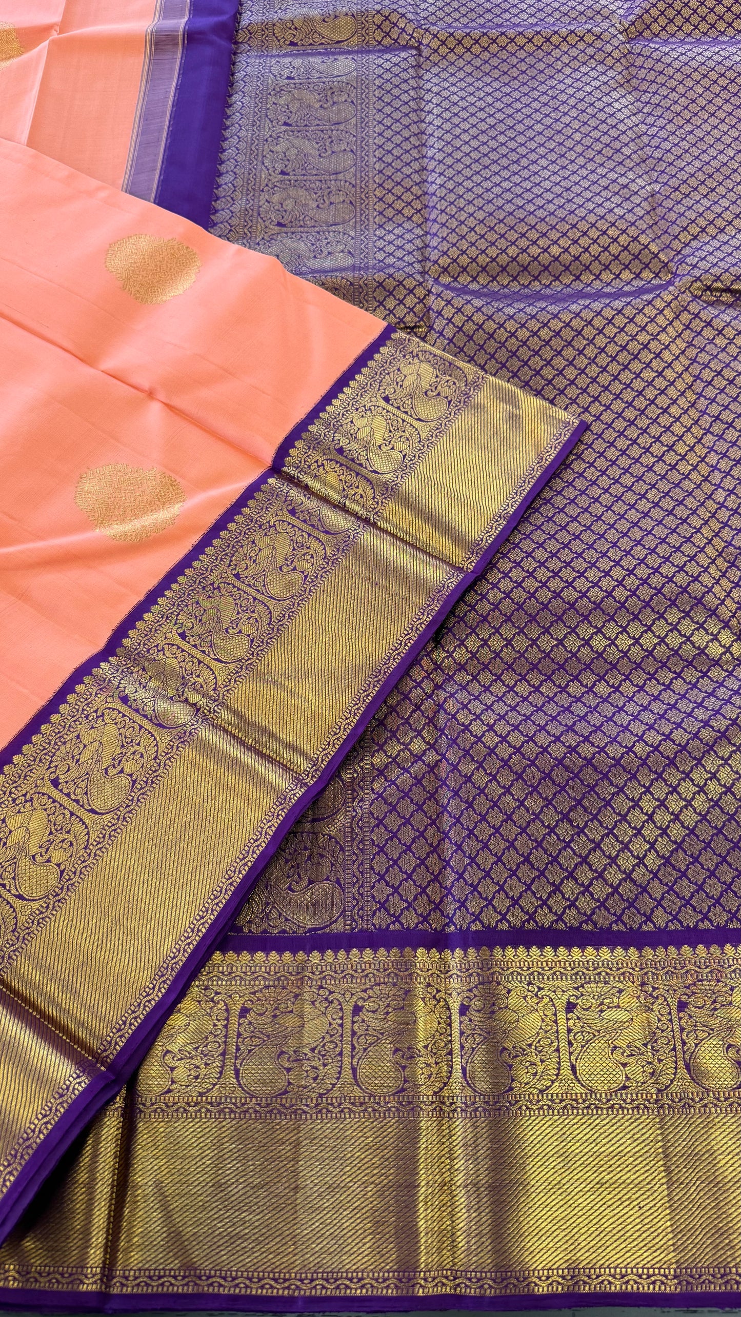 PEACH WITH CONTRAST PURPLE GOLD ZARI HANDLOOM KANICHIPURAM SILK SAREE (KSS48)