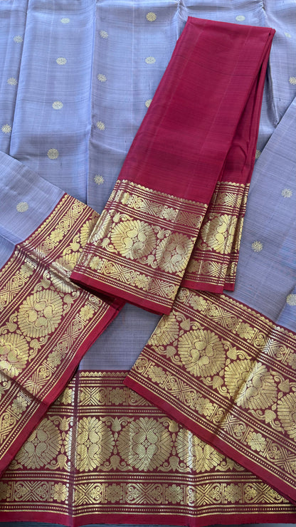 LIGHT GREY WITH CONTRAST DEEP RED GOLD ZARI HANDLOOM KANICHIPURAM SILK SAREE (KSS178)