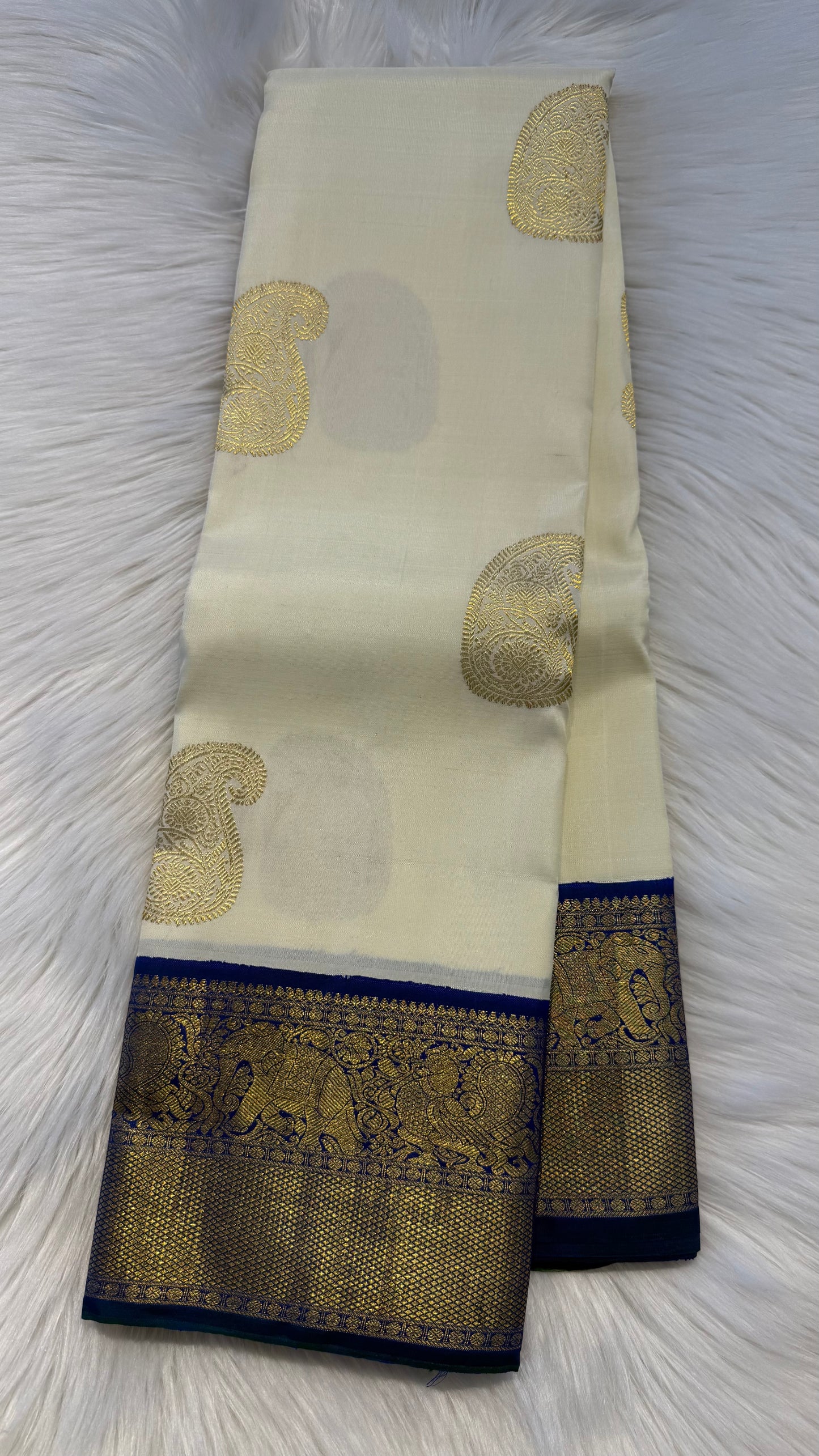 CREAM WITH CONTRAST PEACOCK BLUE GOLD ZARI HANDLOOM KANCHIPURAM SILK SAREE (KSS298)