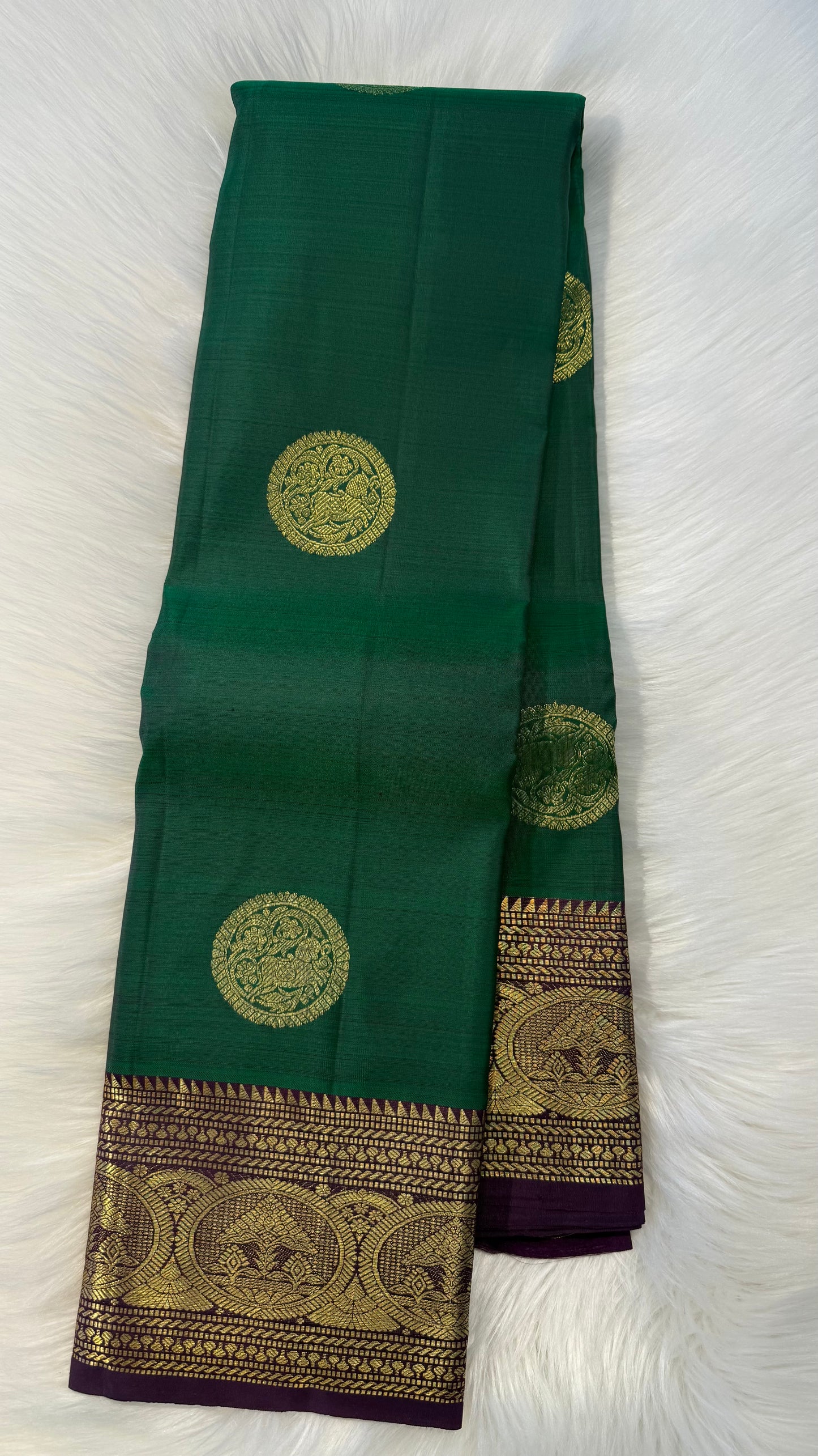 GREEN WITH CONTRATS PURPLE GOLD ZARI HANDLOOM KANCHIPURAM SILK SAREE (KSS438)