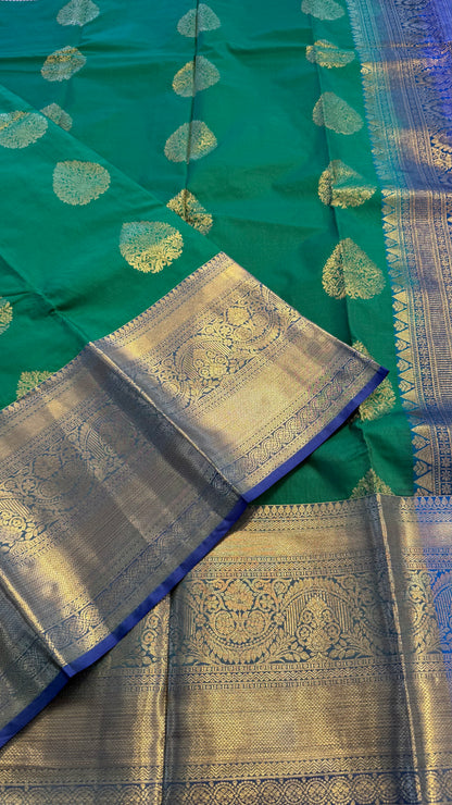 GREEN WITH CONTRAST BLUE SILK KANICHIPURAM SILK SAREE (SSKS57)