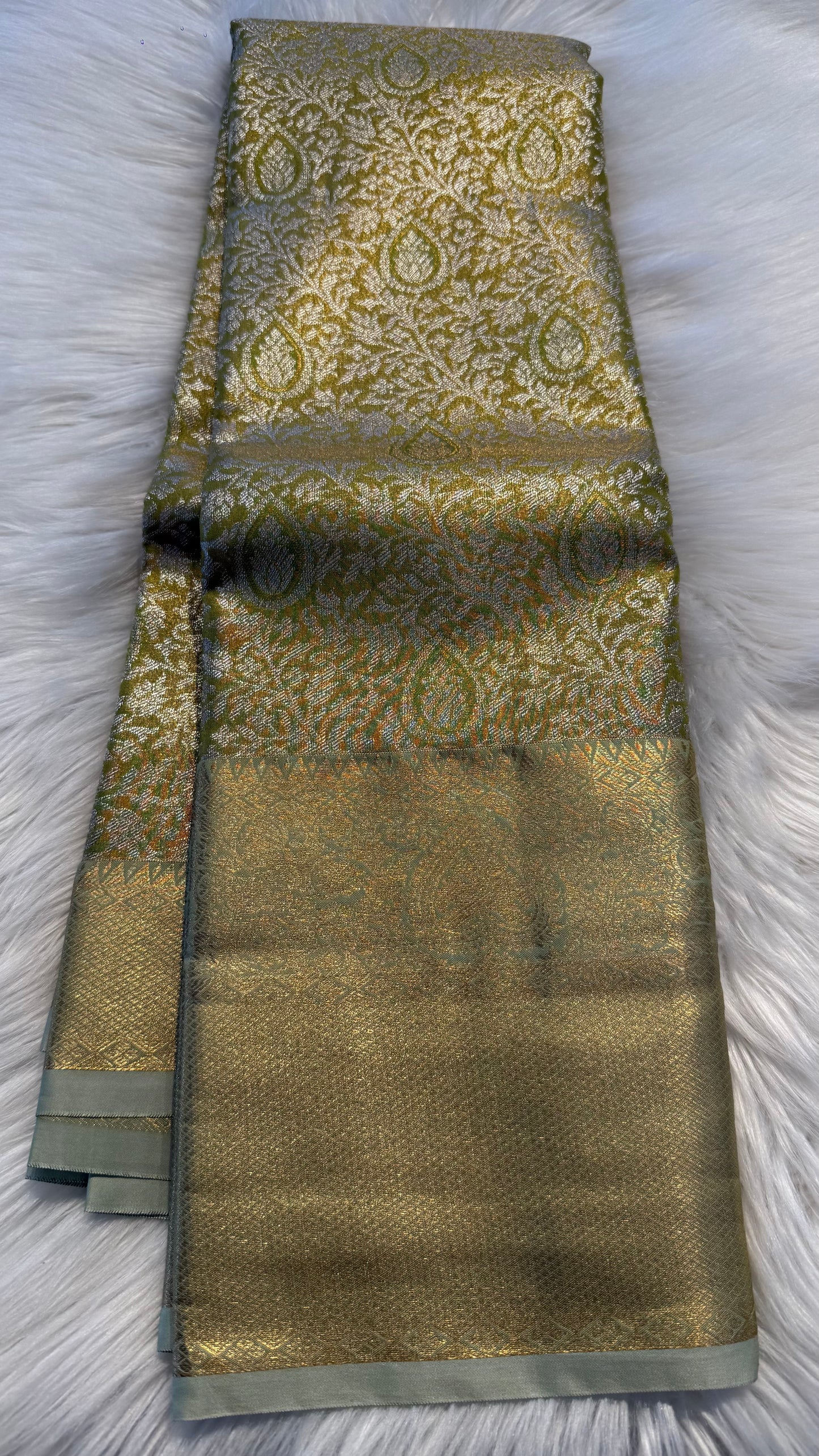 OLIVE GREEN SEMI SILK KANICHIPURAM SILK SAREE (SSKS24)