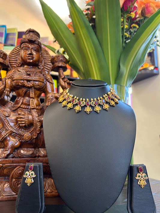Bairavi Short Necklace