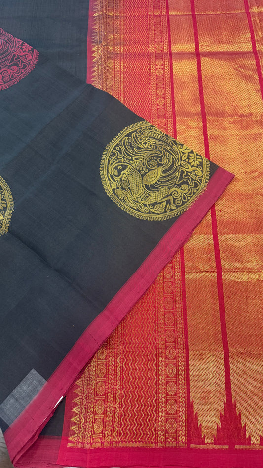 BORDERLESS BLACK WITH CONTRAST MAROON KANCHIPURAM SILK COTTON (KSC60)