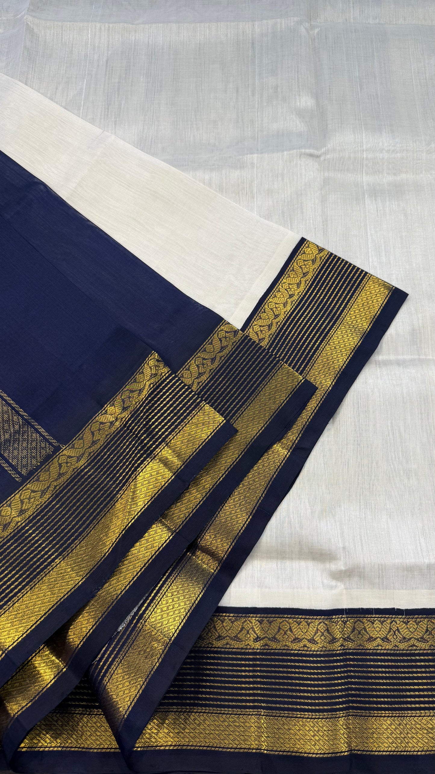 OFF WHITE WITH NAVY BLUE HANDLOOM KANCHIPURAM SILK COTTON (KSC104)