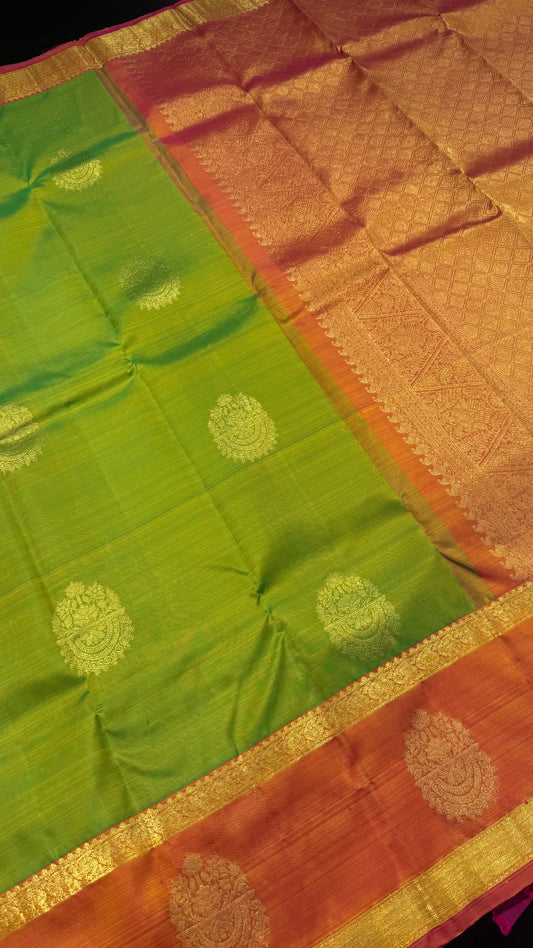 PARROT GREEN WITH DUAL TONE ORANGE CONTRAST HANDLOOM KANCHIPURAM SILK SAREE (KSS353)