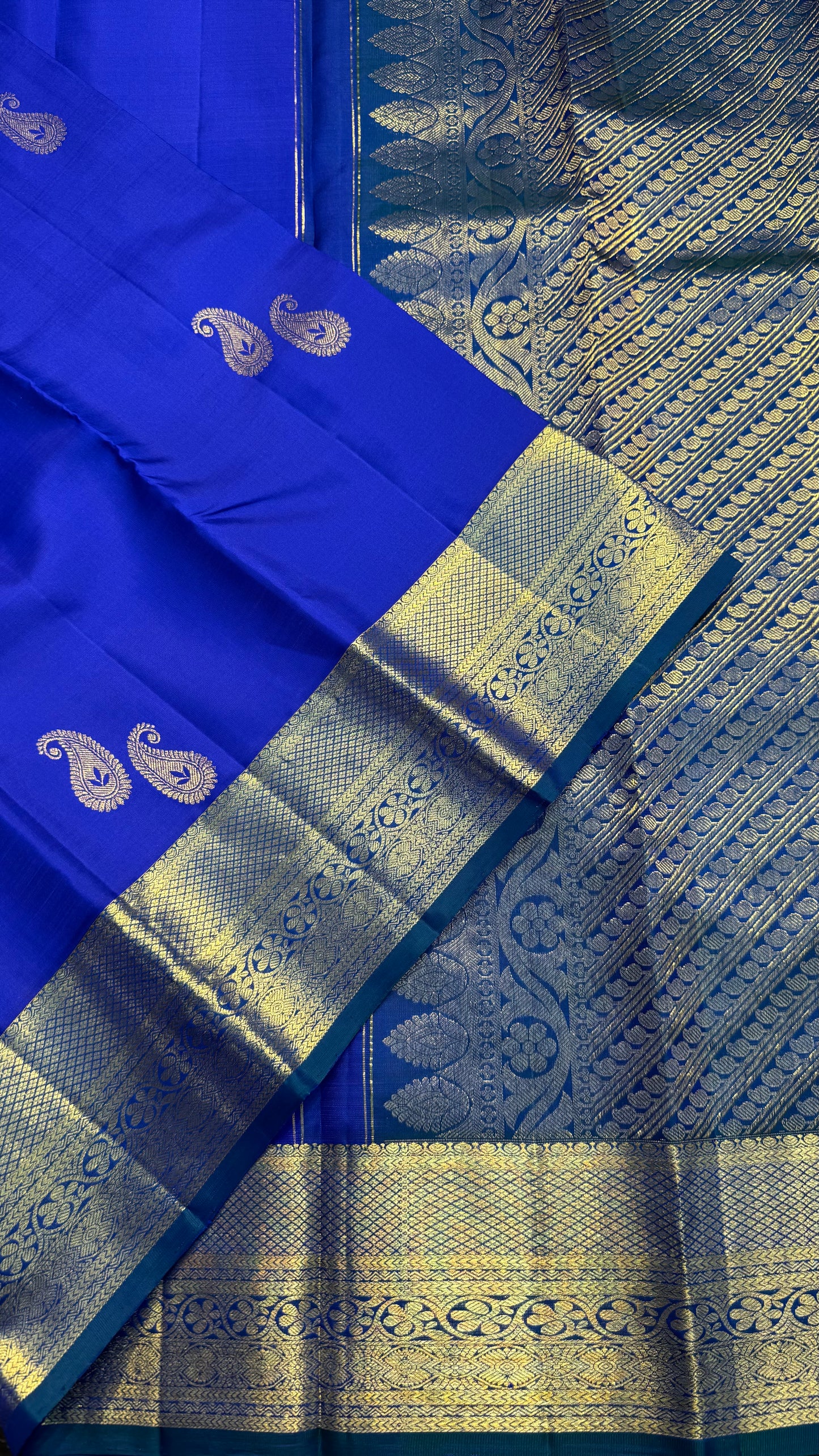 ROYAL BLUE WITH CONTRAST PEACOCK BLUE GOLD ZARI HANDLOOM KANCHIPURAM SILK SAREE (KSS369)