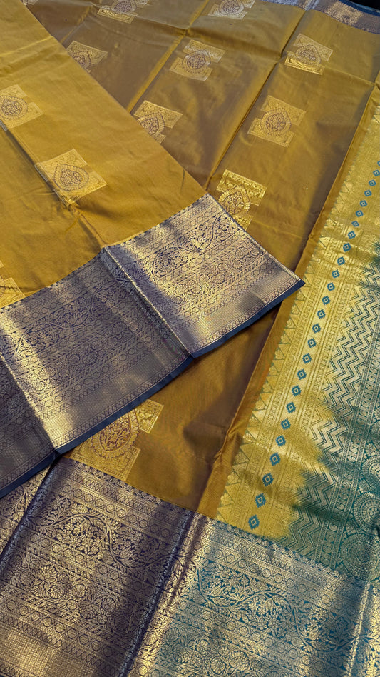 OLIVE WITH CONTRAST GREEN SILK KANICHIPURAM SILK SAREE (SSKS42)