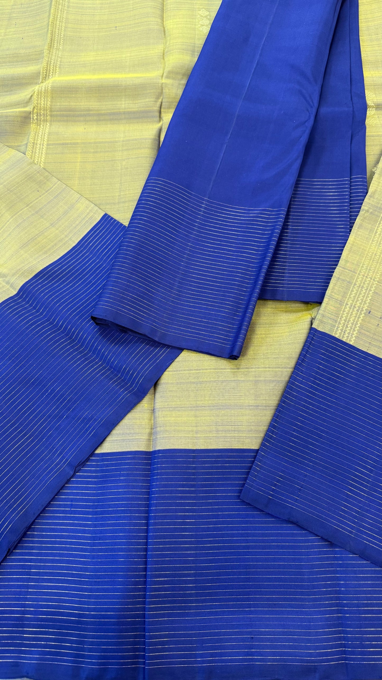 OLIVE GREEN WITH CONTRAST NAVY BLUEY GOLD ZARI HANDLOOM KANICHIPURAM SILK SAREE (KSS141)