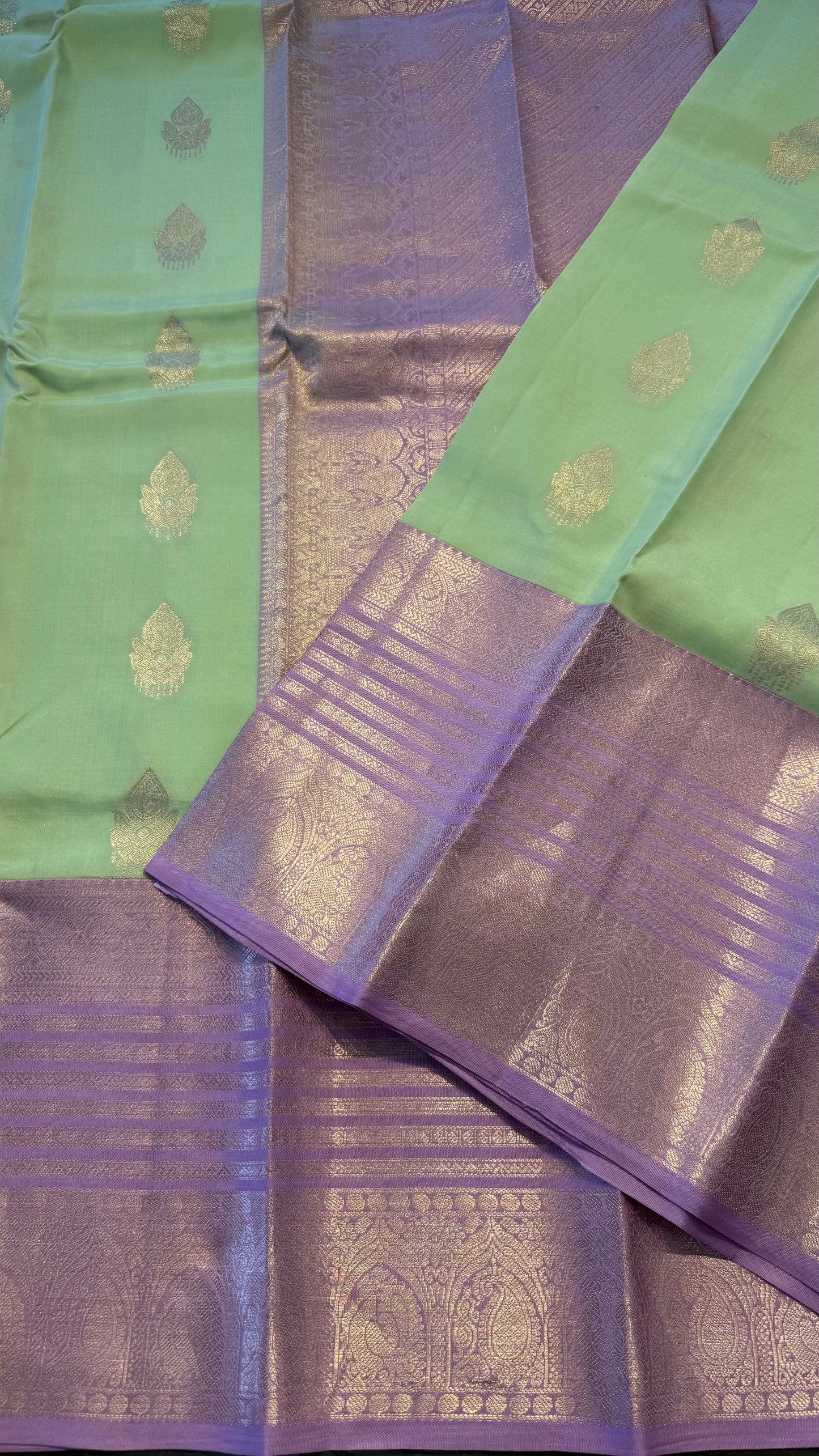 LIGHT MINT GREEN WITH CONTRAST LILAC HANDLOOM KANCHIPURAM SILK SAREE (KSS277)