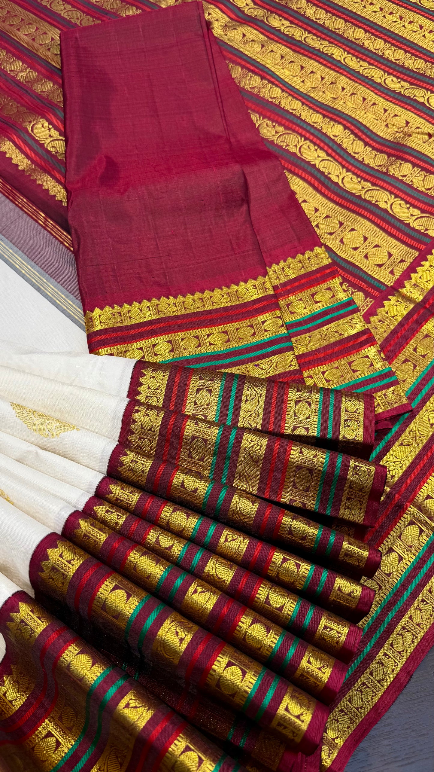 WHITE KORVAI CONTRAST MAROON BORDER HANDLOOM KANICHIPURAM SILK SAREE (KSS33)