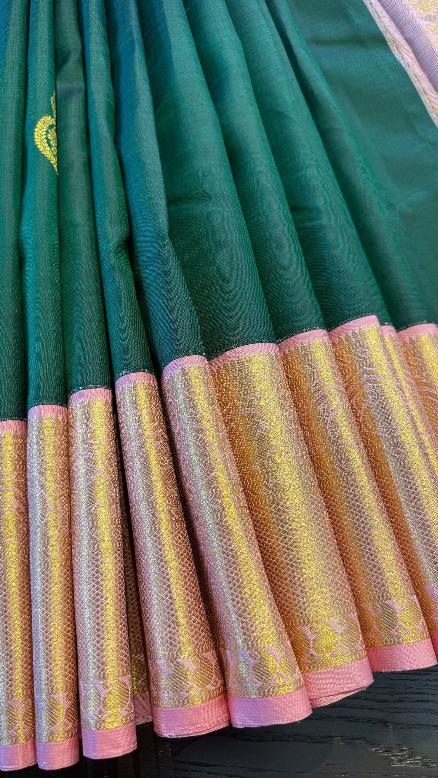 BOTTLE GREEN CONTRAST WITH BABY PINK PURE HANDLOOM KANCHIPURAM SIL SAREE (KSS 500)