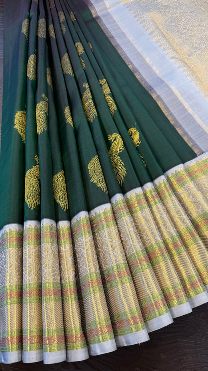 ROYAL GREEN WITH CONTRAST MINT CREAM GOLD ZARI HANDLOOM KANCHIPURAM SILK SAREE (KSS477)