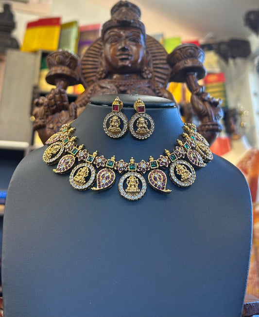 Tiya Short Chocker Set