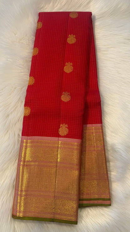 VAIRA OOSI CHILLI RED SMALL KATTAM CONTRAST WITH PASTEL PINK PURE HANDLOOM KANCHIPURAM SILK SAREE (KSS 489)