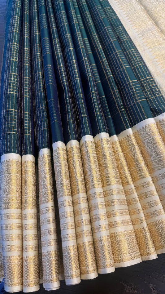 PEACOCK GREEN CHECKED WITH CONTRAST WHITE GOLD ZARI HANDLOOM KANCHIPURAM SILK SAREE (KSS458)