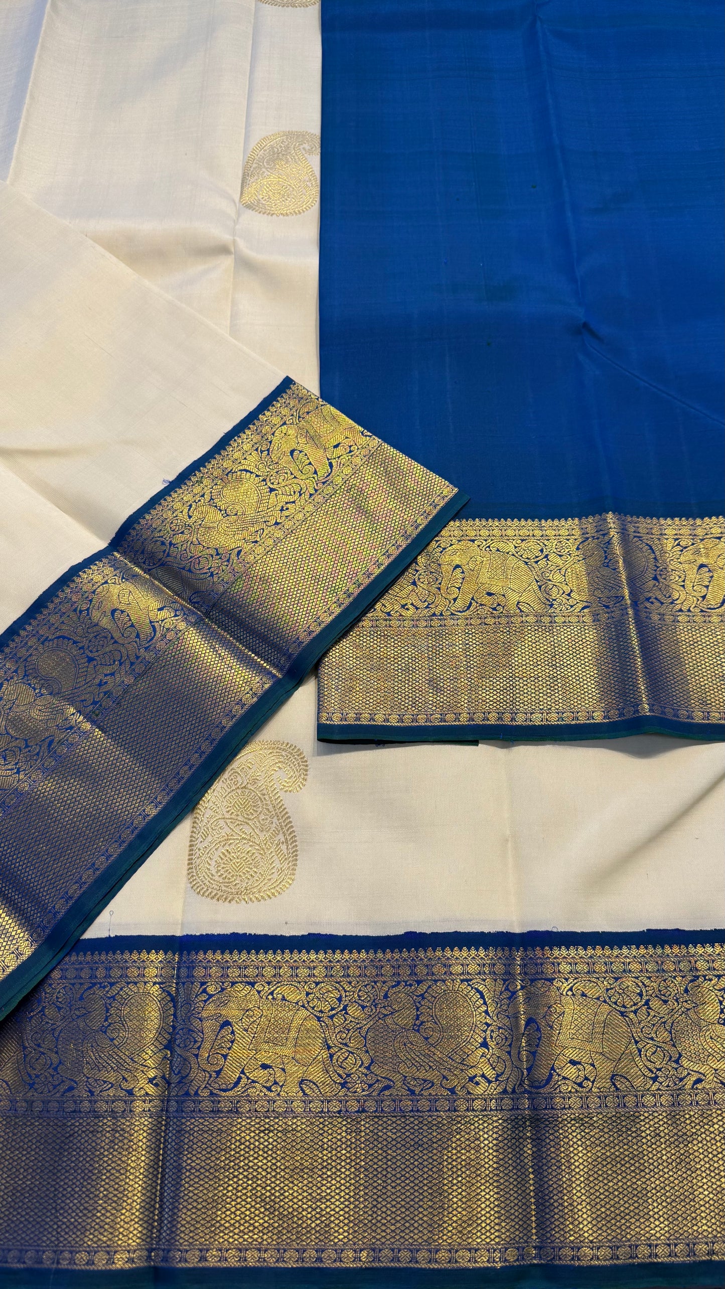 CREAM WITH CONTRAST PEACOCK BLUE GOLD ZARI HANDLOOM KANCHIPURAM SILK SAREE (KSS298)