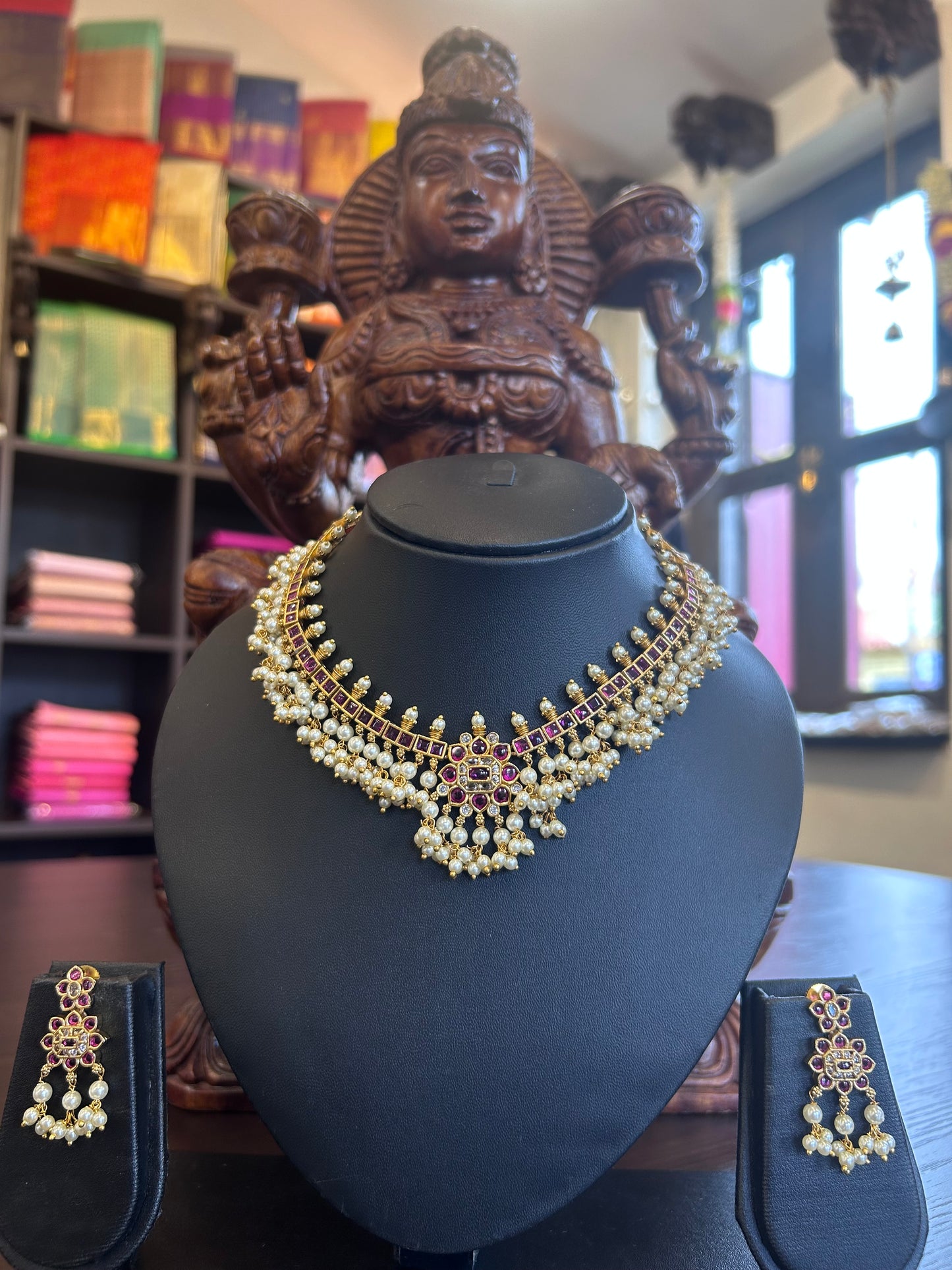 Saanvi Choker