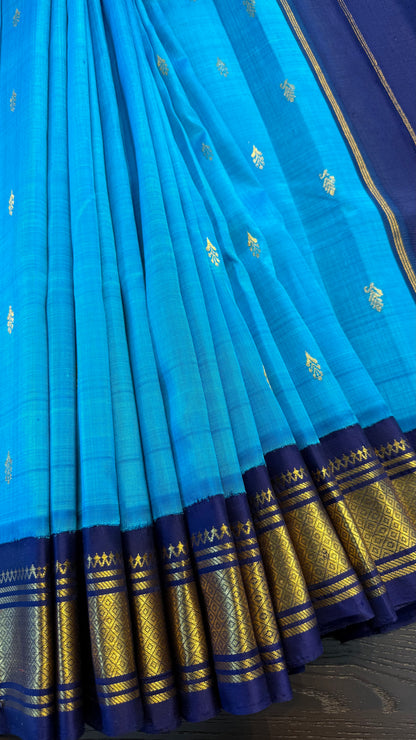 LIGHT BLUE WITH CONTRAST NAVY BLUE PURE HANDLOOM KANCHIPURAM SINGLE SIDE BORDER SILK SAREE (KSSB10)