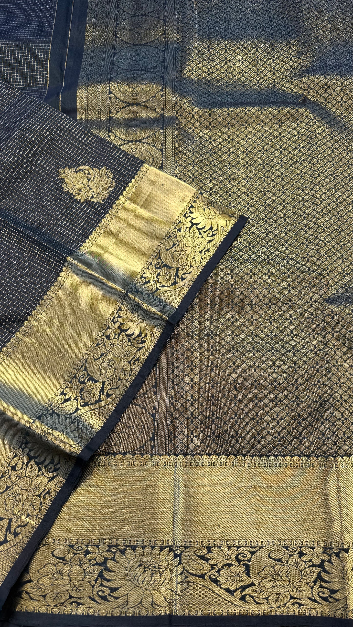 GREEN CHECKED GOLD ZARI HANDLOOM KANICHIPURAM SILK SAREE (KSS421)
