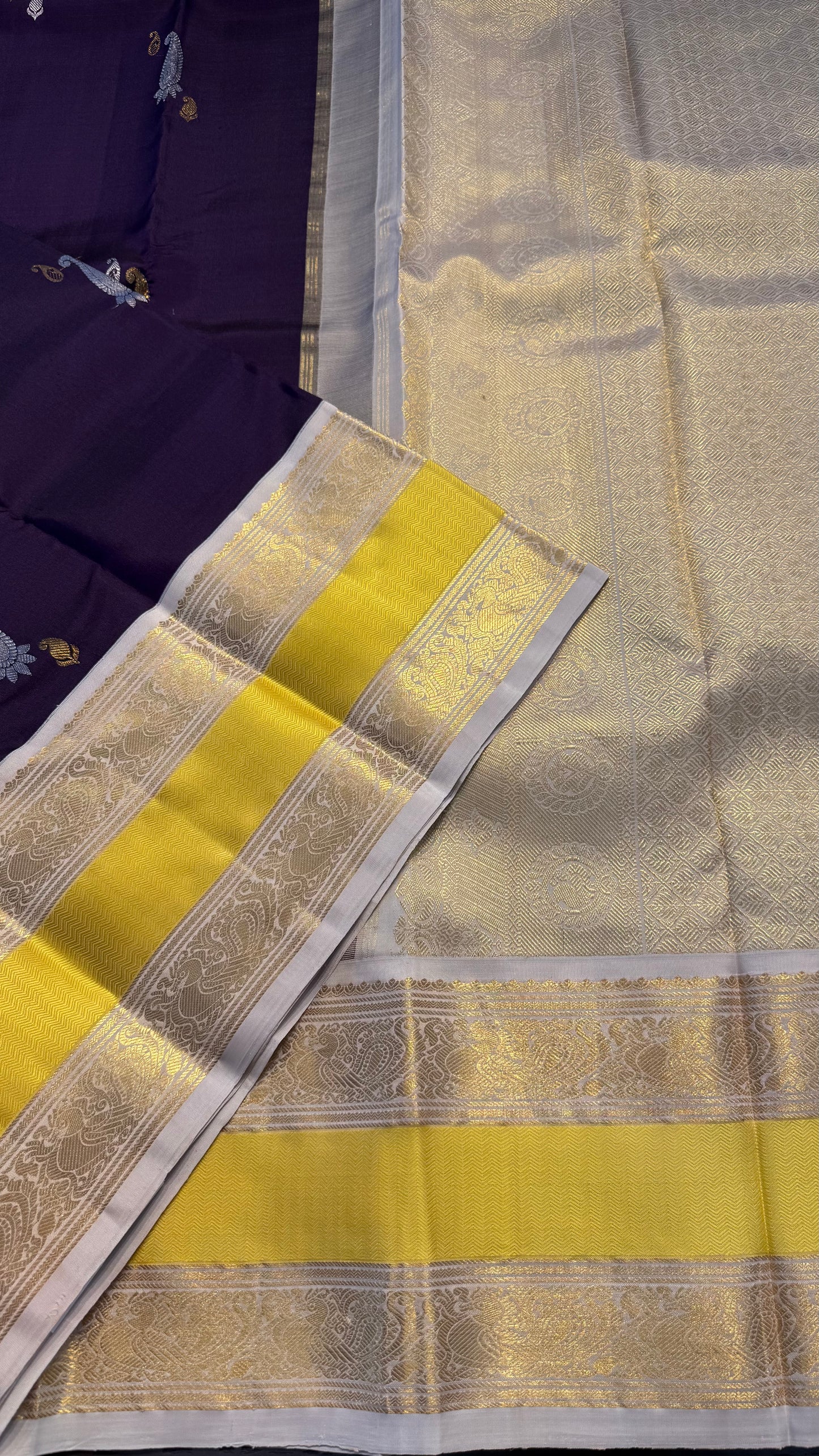 PLUM WITH CONTRAST CREAM GOLD ZARI HANDLOOM KANCHIPURAM SILK SAREE (KSS456)