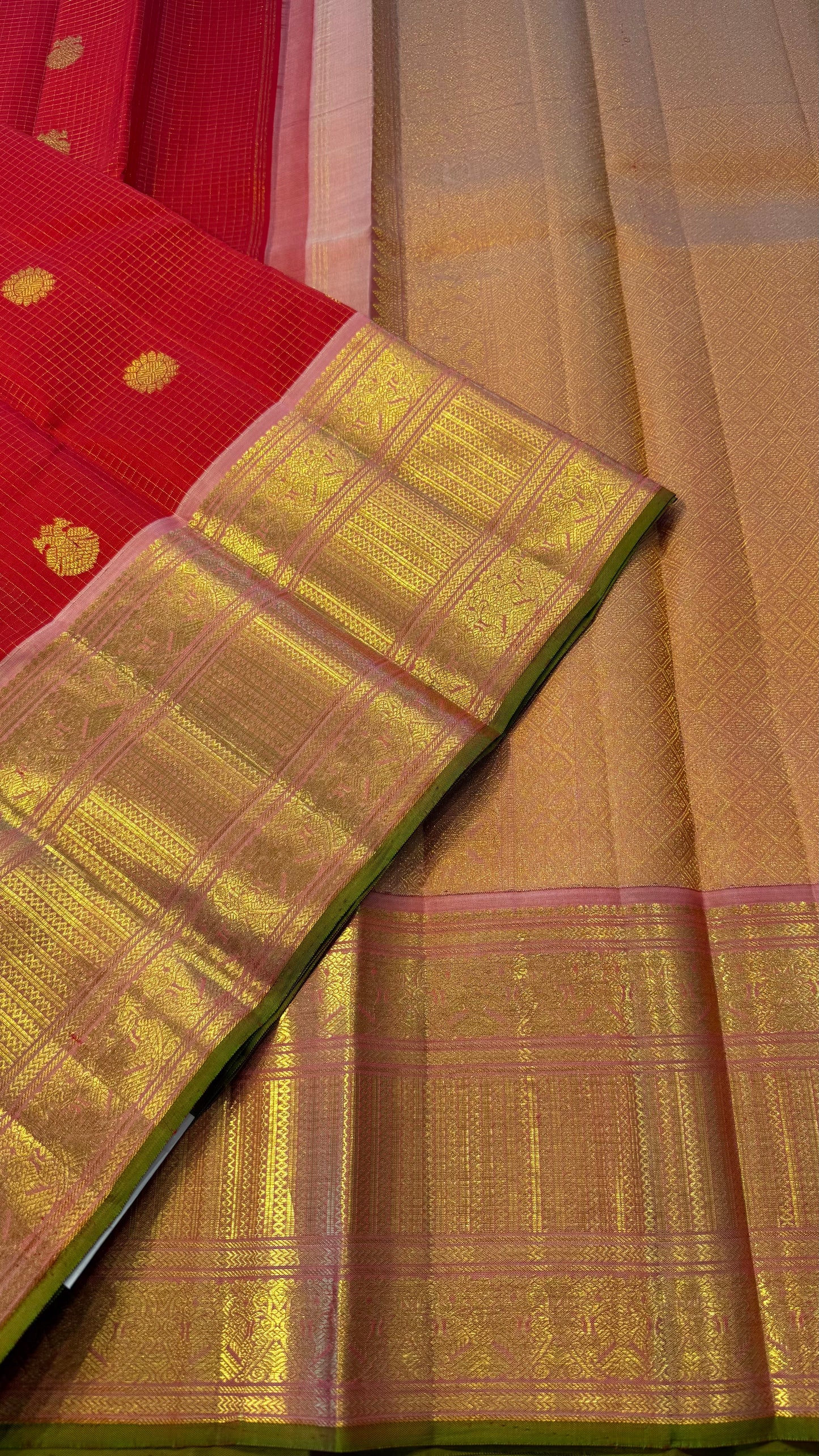VAIRA OOSI CHILLI RED SMALL KATTAM CONTRAST WITH PASTEL PINK PURE HANDLOOM KANCHIPURAM SILK SAREE (KSS 489)