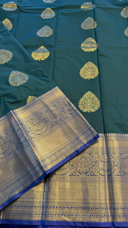 GREEN WITH CONTRAST BLUE SILK KANICHIPURAM SILK SAREE (SSKS48)