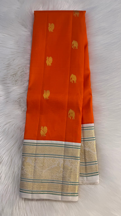 ORANGE WITH CONTRAST OFF WHITE GOLD ZARI HANDLOOM KANCHIPURAM SILK SAREE (KSS463)