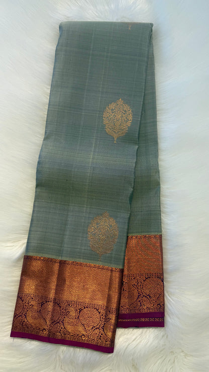 TAUPE GREY WITH CONTRAST PURPLE GOLD ZARI HANDLOOM KANICHIPURAM SILK SAREE (KSS329)
