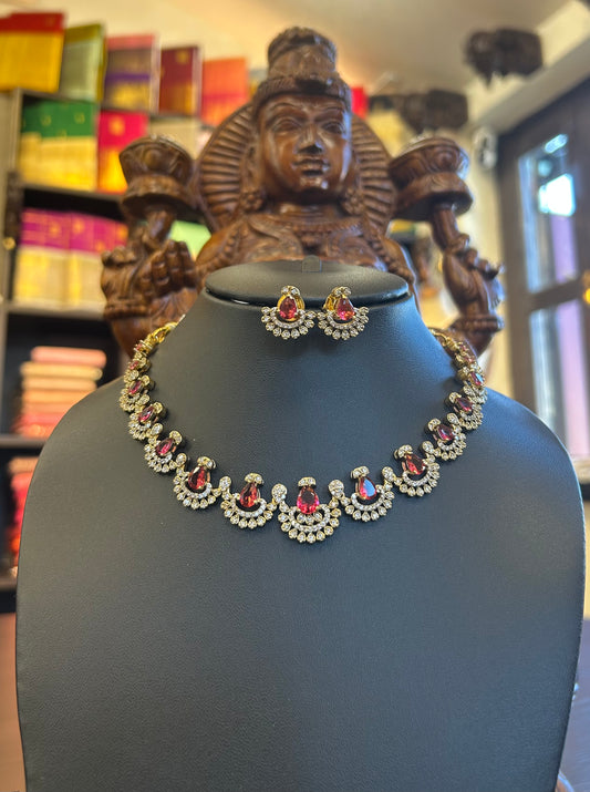 Mira Necklace Set