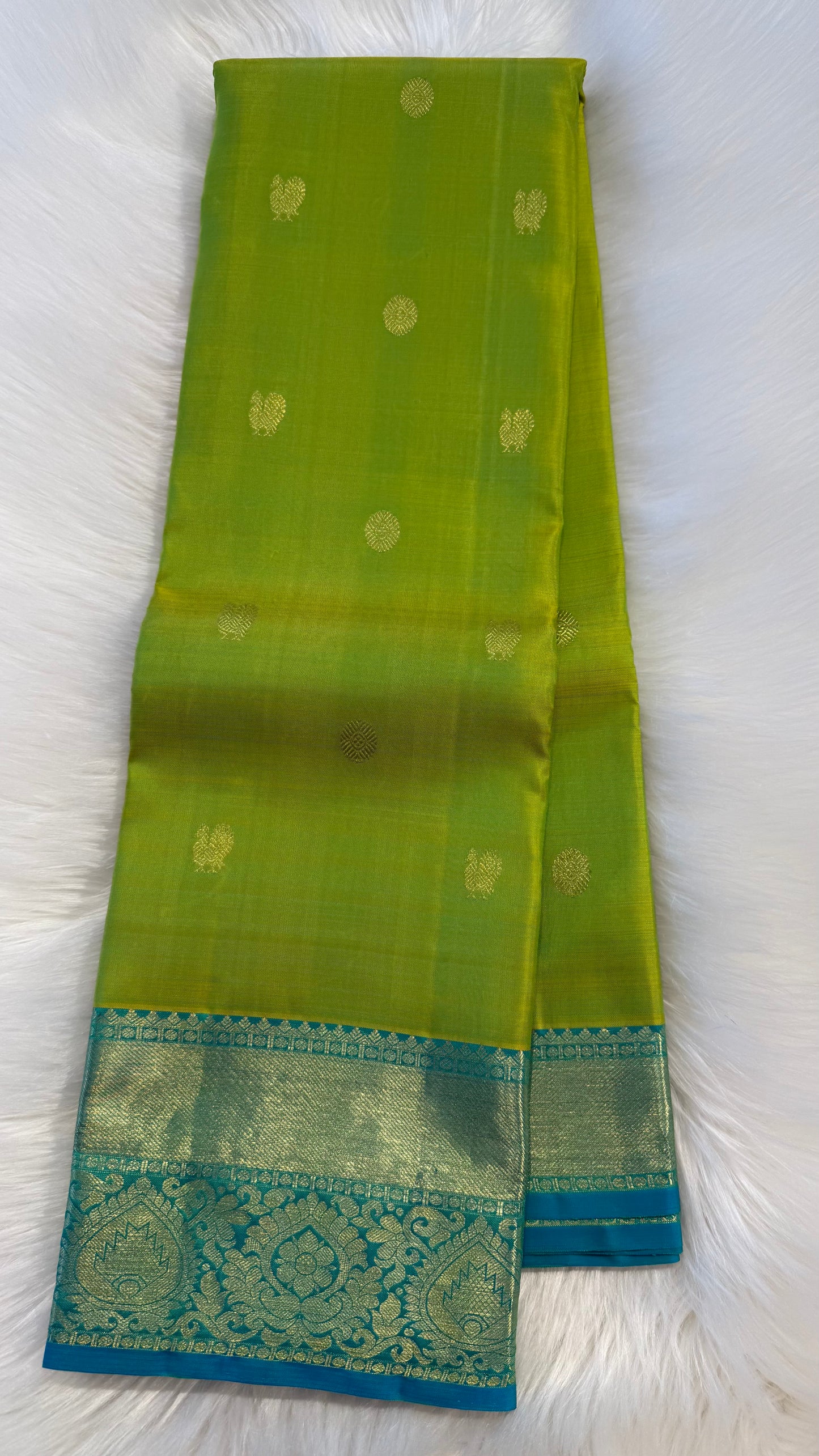 PARROT GREEN WITH TURQUOISE BLUE CONTRAST HANDLOOM KANCHIPURAM SILK SAREE (KSS405)