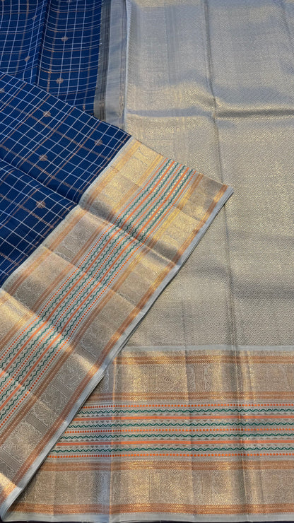 DARK ANTIQUE BLUE CHECKED WITH CONTRAST SAGE GREEN GOLD ZARI HANDLOOM KANCHIPURAM SILK SAREE (KSS284)