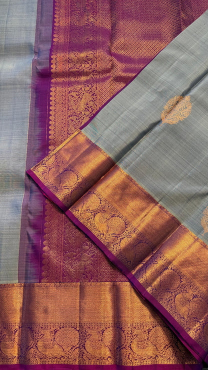 TAUPE GREY WITH CONTRAST PURPLE GOLD ZARI HANDLOOM KANICHIPURAM SILK SAREE (KSS329)