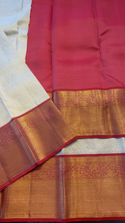 OFF WHITE CONTRAST WITH KANAKAMBARAM ZARI HANDLOOM KANCHIPURAM SILK SAREE (KSS488)