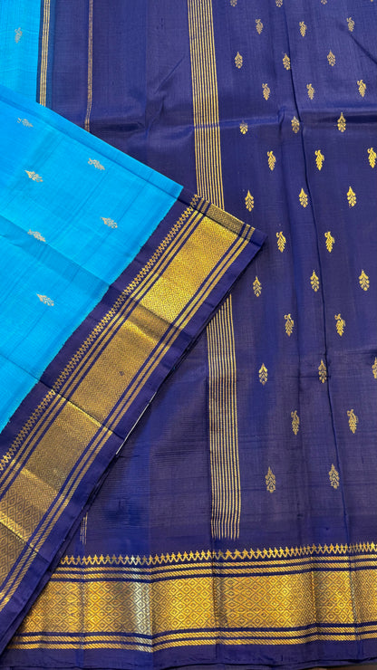 LIGHT BLUE WITH CONTRAST NAVY BLUE PURE HANDLOOM KANCHIPURAM SINGLE SIDE BORDER SILK SAREE (KSSB10)