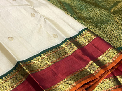 SOFT IVORY CREAM WITH RETTA PETTA DARK GREEN & MAROON TRADITIONAL BORDER PURE KANCHIPURAM HANDLOOM SILK SAREE KSC 02