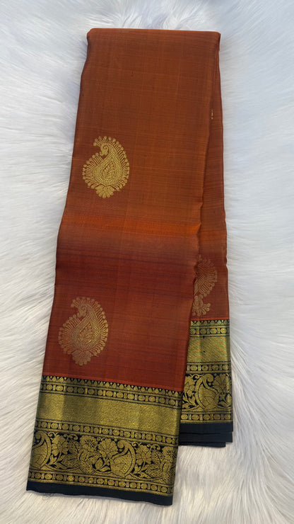 RUST WITH CONTRAST GREEN GOLD ZARI HANDLOOM KANCHIPURAM SILK SAREE (KSS366)