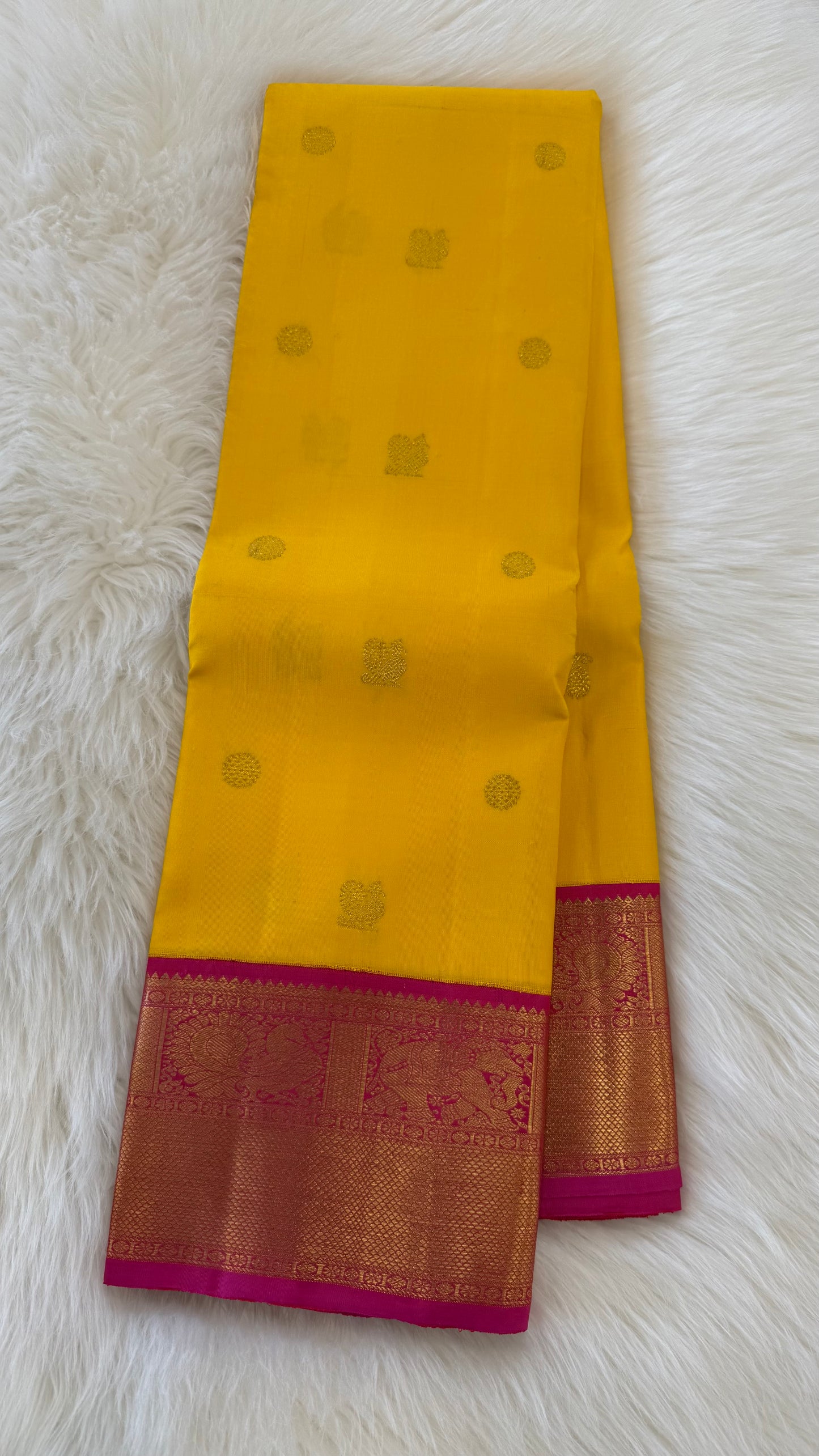 BRIGHT YELLOW WITH CONTRAST PINK GOLD ZARI HANDLOOM KANICHIPURAM SILK SAREE (KSS109)