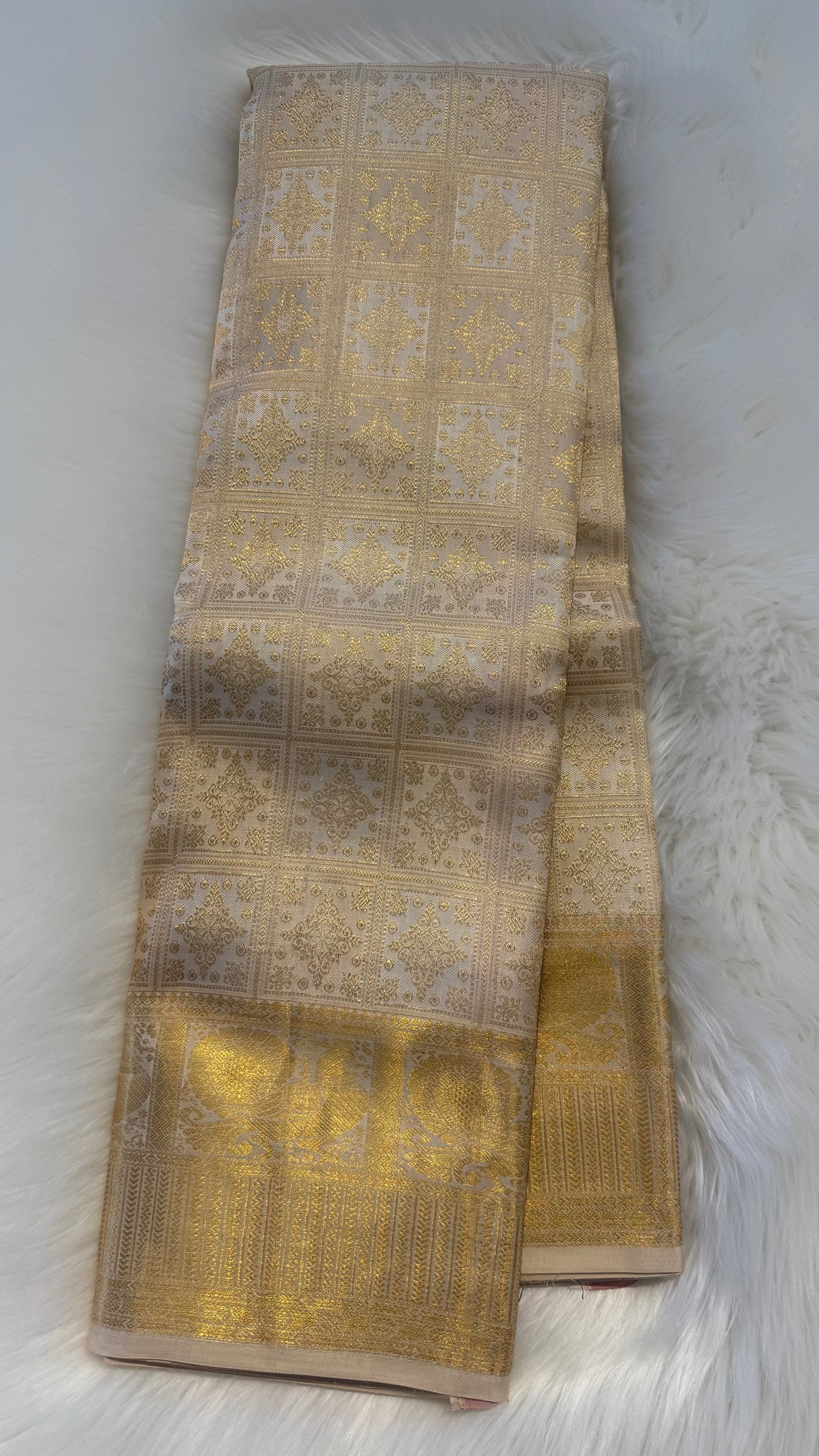 OFF WHITE CHECKED GOLD ZARI HANDLOOM KANCHIPURAM SILK SAREE (KSS470)
