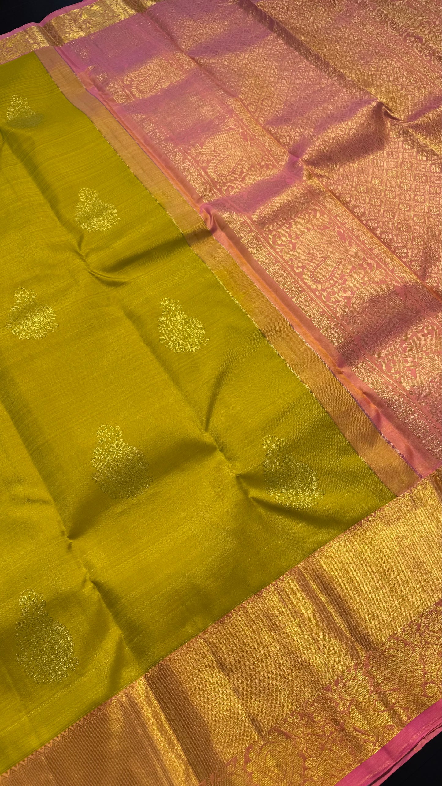 LIME YELLOW WITH CONTRAST SALMON PINK HANDLOOM KANCHIPURAM SILK SAREE (KSS396)