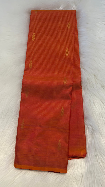 KANAKAMBARAM ORANGE PINK SMALL KATTAM BORDERLESS GOLD ZARI HANDLOOM KANICHIPURAM SILK SAREE (KSS79)