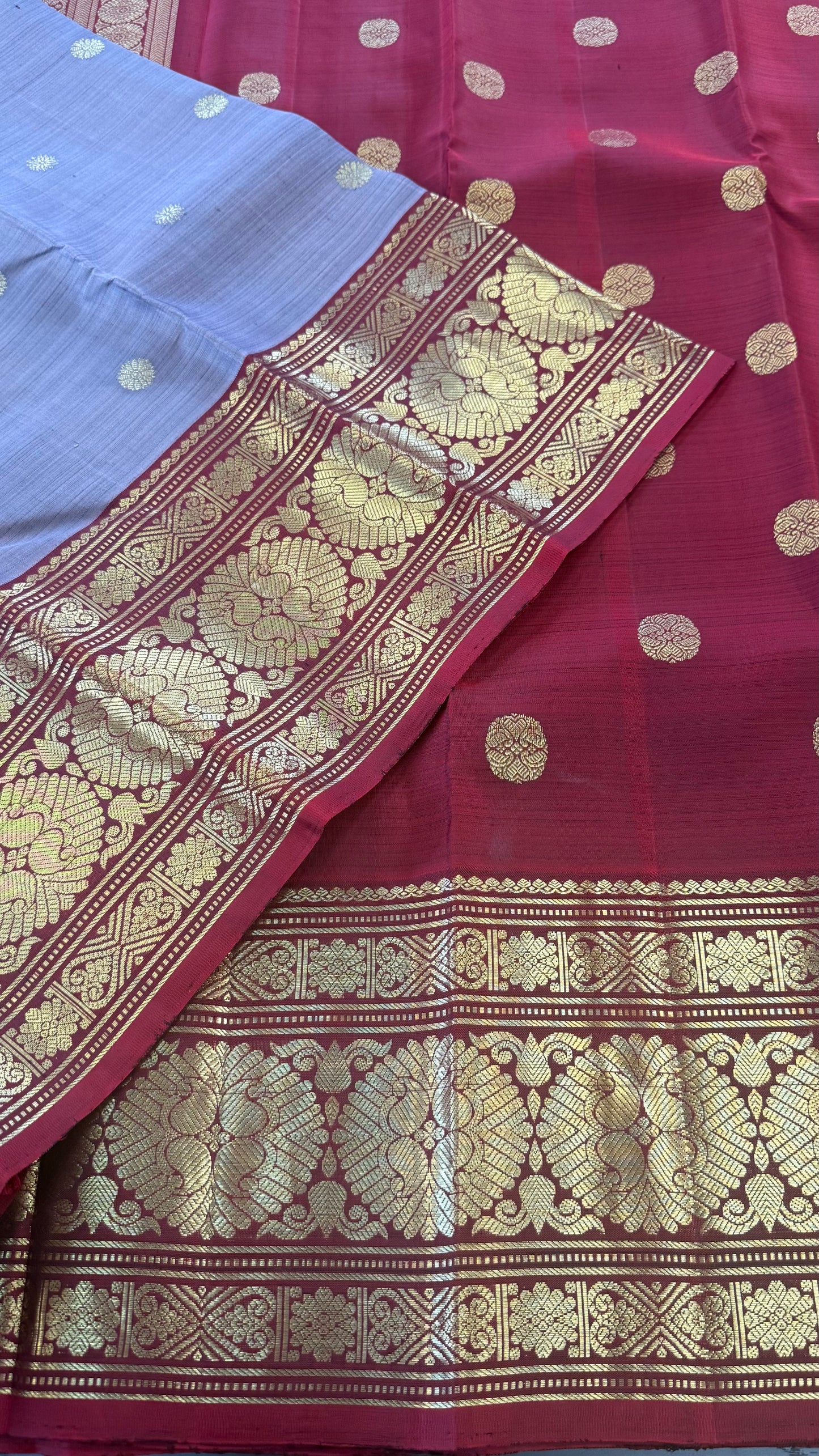 LIGHT GREY WITH CONTRAST DEEP RED GOLD ZARI HANDLOOM KANICHIPURAM SILK SAREE (KSS178)