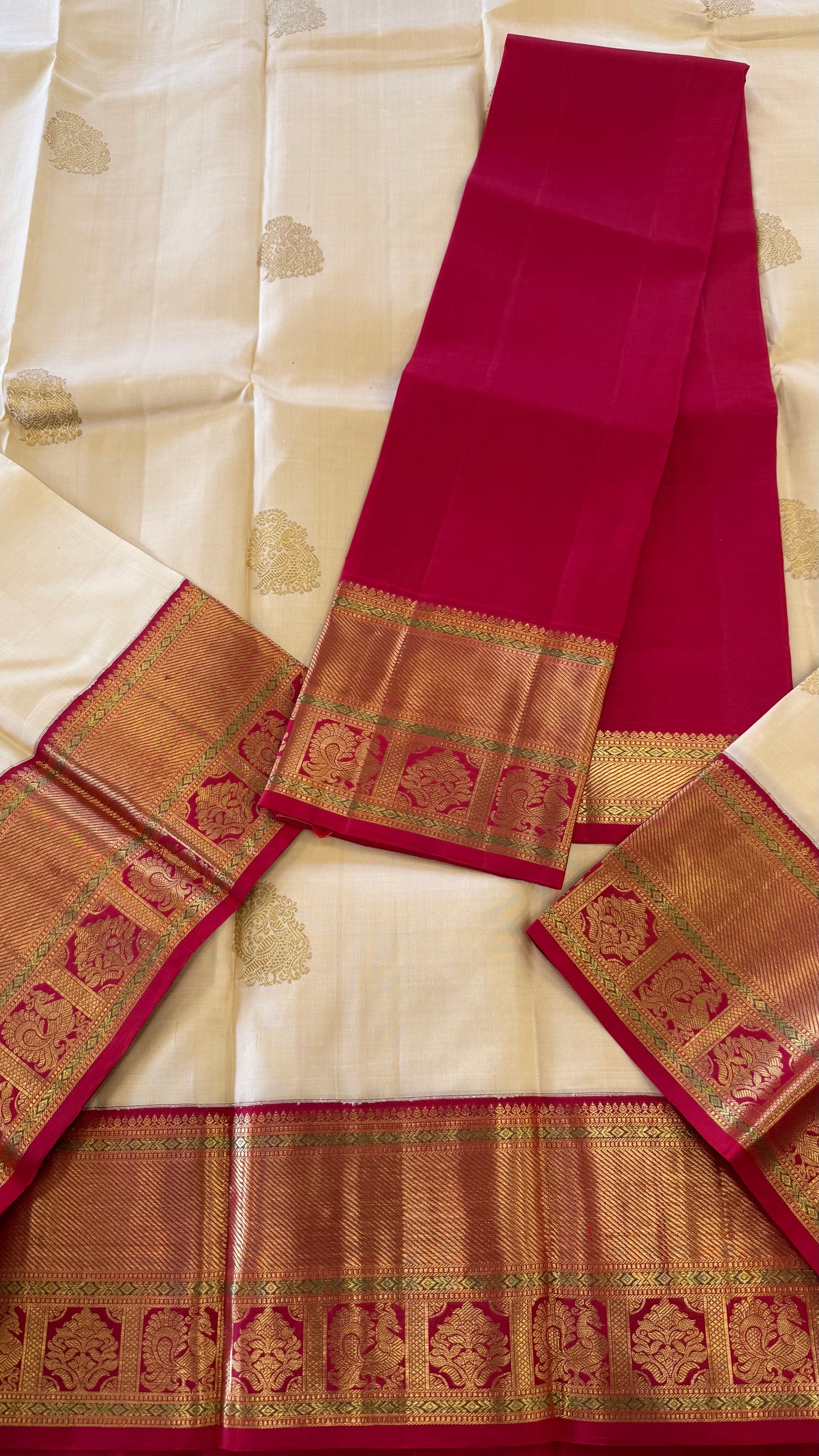 GOLD CONTRAST RED BORDER GOLD ZARI HANDLOOM KANICHIPURAM SILK SAREE (KSS75)