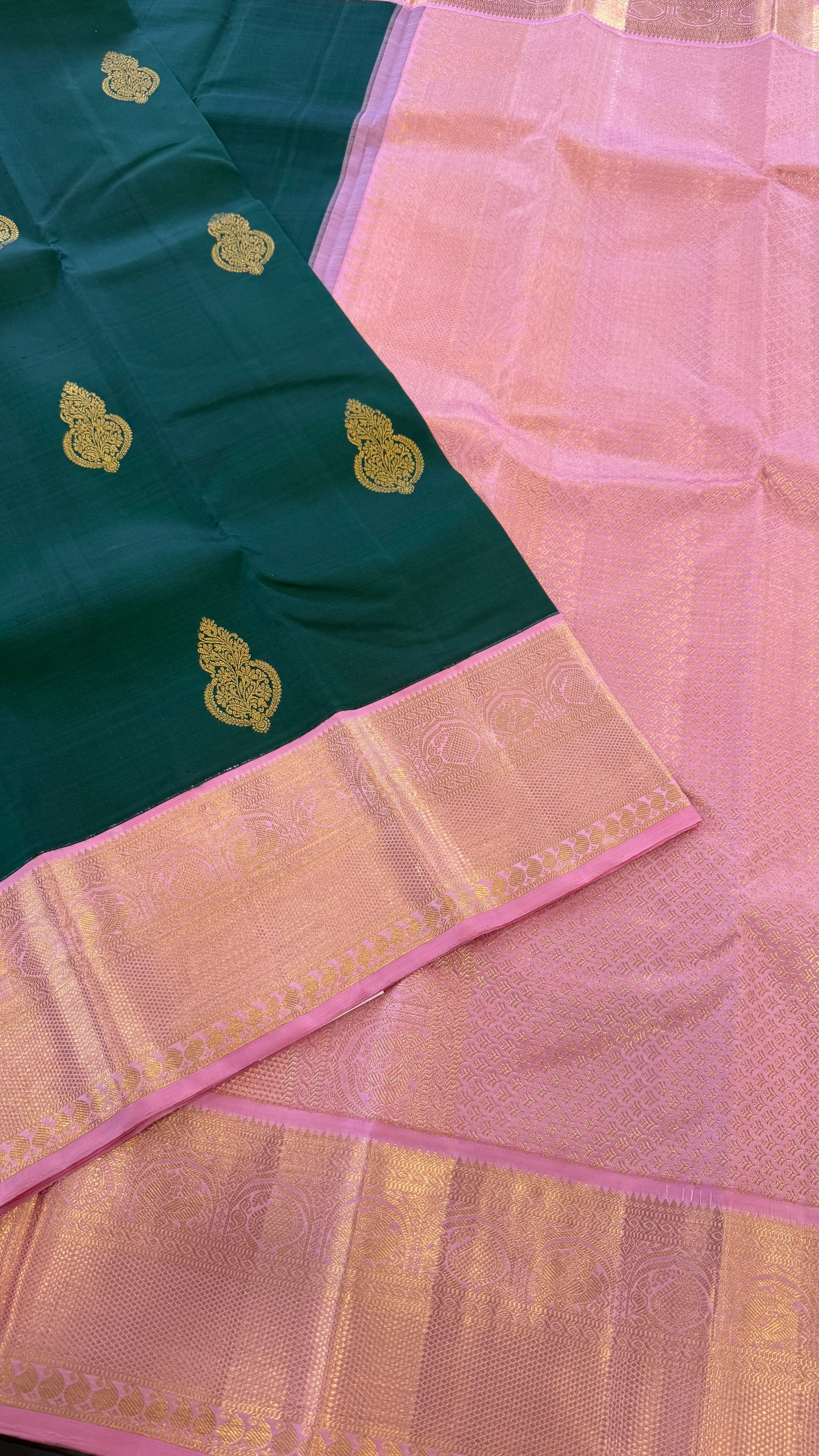 GREEN WITH CONTRAST PINK GOLD ZARI HANDLOOM KANICHIPURAM SILK SAREE (KSS164)