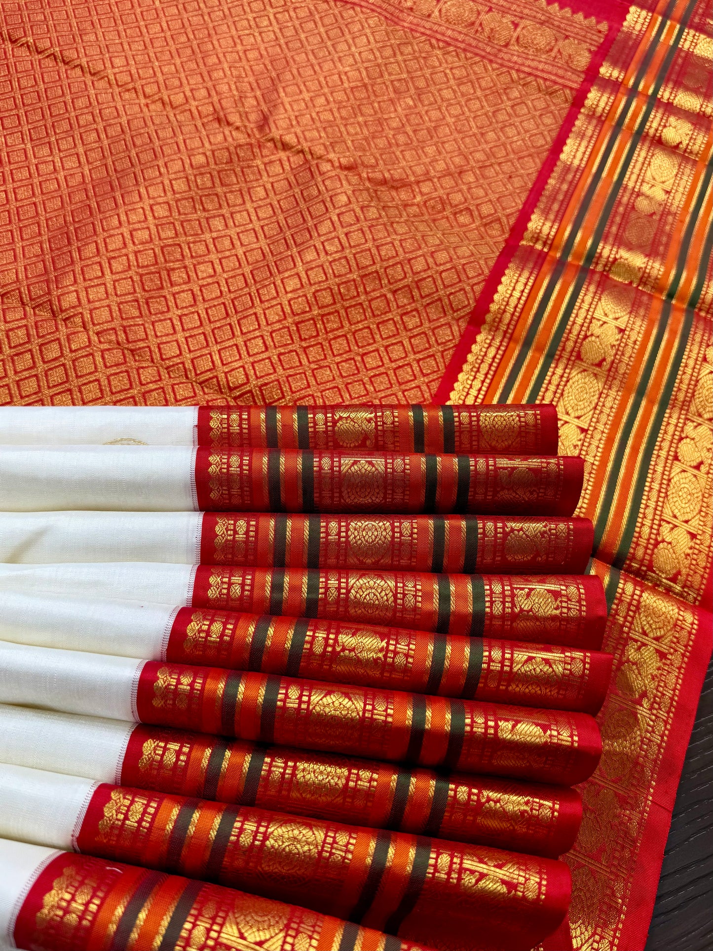 CLASSIC WHITE & RED PURE KANCHIPURAM HANDLOOM SILK SAREE (KSS701)