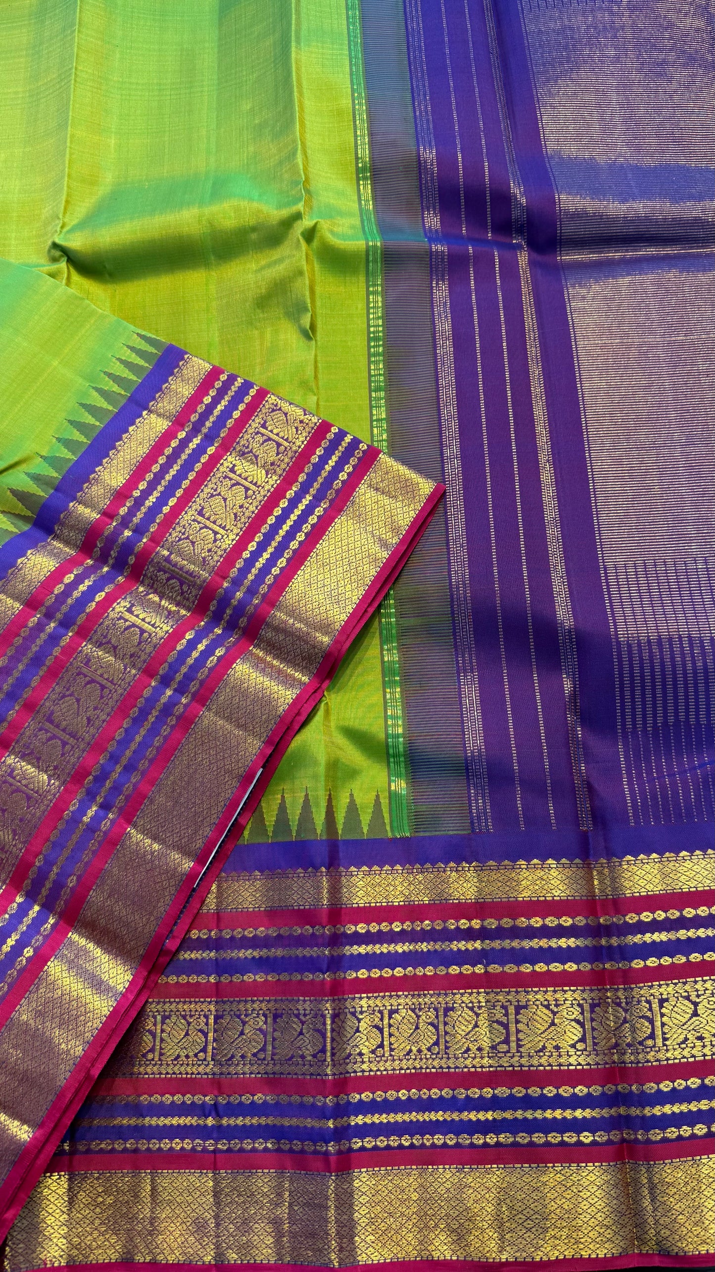 LIME GREEN WITH CONTRAST VADAMALLI PURPLE GOLD ZARI HANDLOOM KANCHIPURAM SILK SAREE (KSS300)