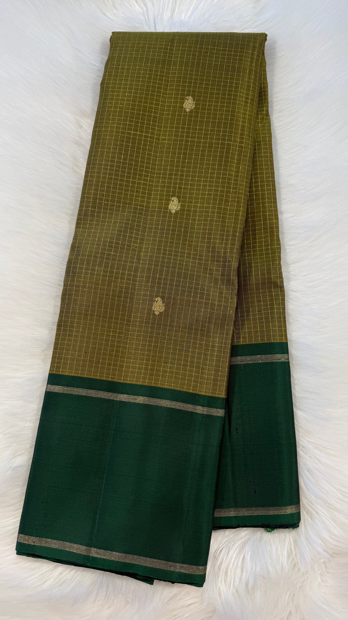 OLIVE GREEN WITH CONTRAST GREEN HANDLOOM KANCHIPURAM SILK SAREE (KSS449)